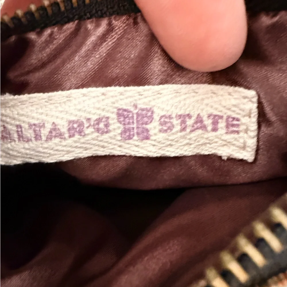 Altar’d State Coin purse mini clutch holds small Items so cute 🥰 floral stitched